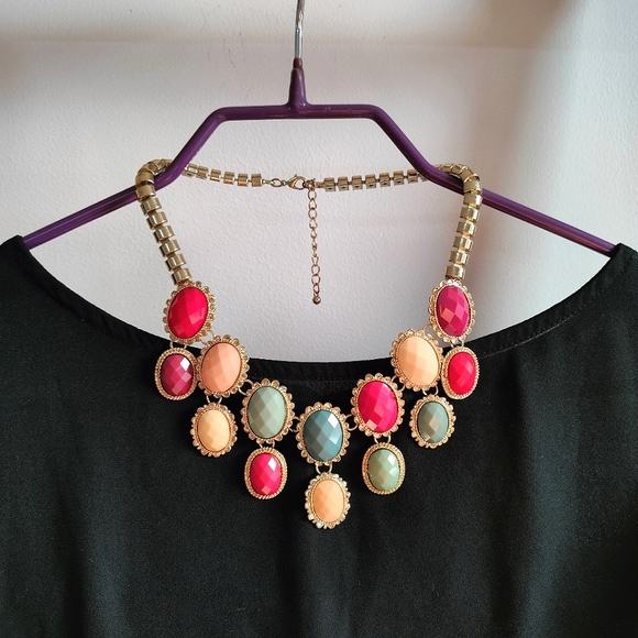 JW Accessories Jewelry - 💚 Multicolour Statement Necklace